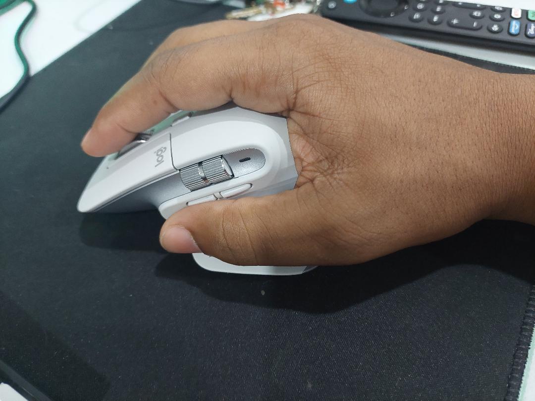 logitech max master gestures